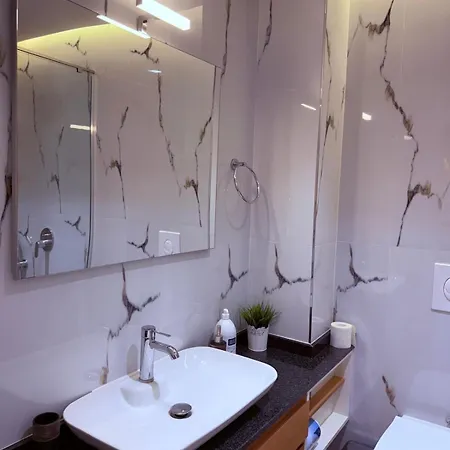 The Jasmine Flat Apartment